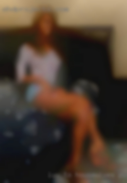 -- Luv housewives pussies to SUCK COCK like a Good Little.
