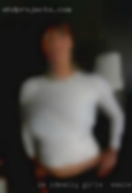Im ideally looking for couples girls in Easley, SC to join.