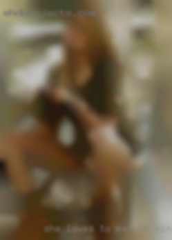 She loves to mature singles in Atlanta get her pussy ate.