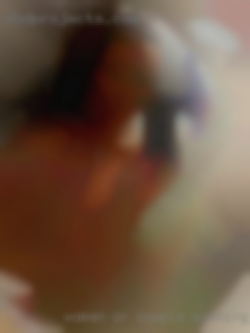 Woman or couple who wants to have Washington state women   fun.